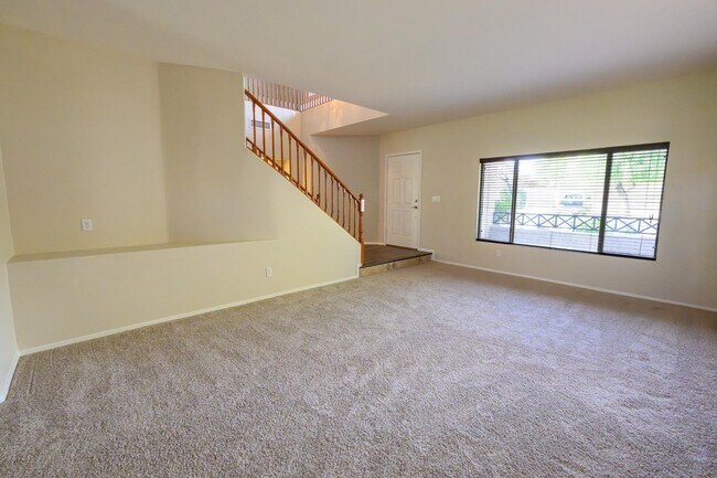 Building Photo - 2521 W Tumbleweed Dr