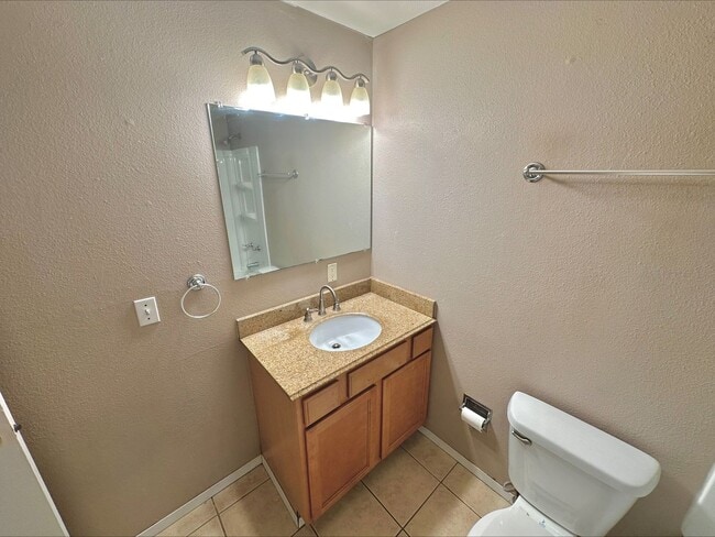 Building Photo - 6105 N 16th St