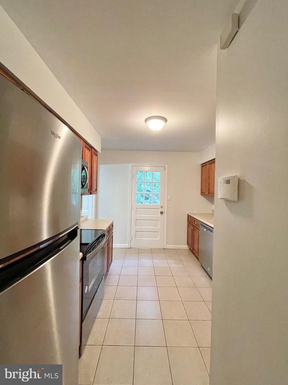 Building Photo - 1556 Bruton Ct