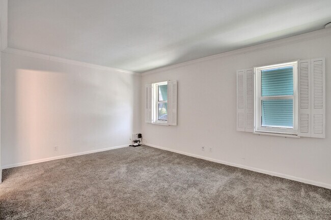 Building Photo - 4201 S Ocean Blvd