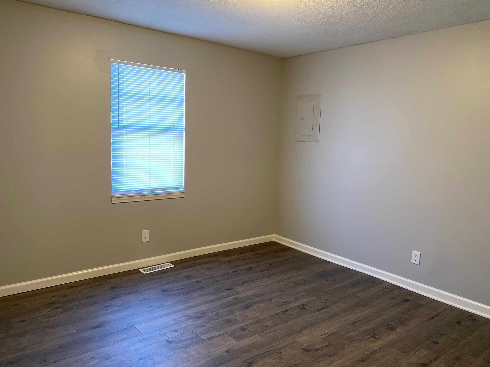 Building Photo - 35 Rossfield Cv