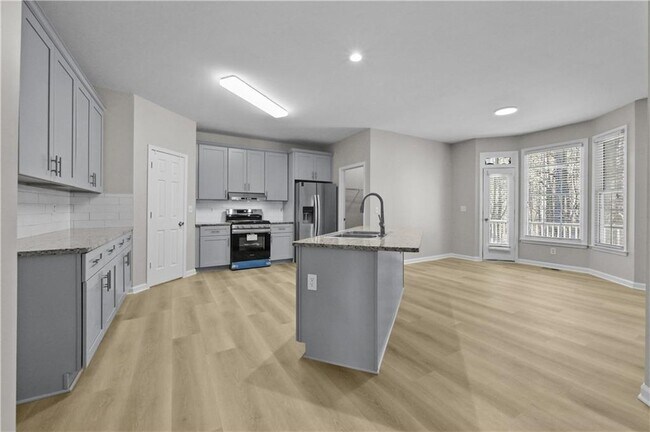 Building Photo - 137 Towne Park Dr