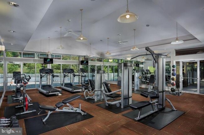 Building Photo - 8 Knoll Ridge Ct