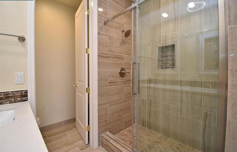 Building Photo - 3624 Whitworth Dr