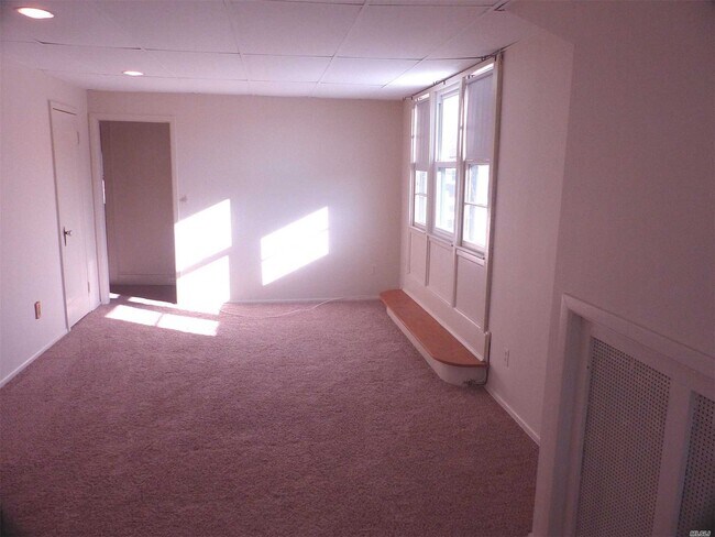 Building Photo - 2506 Parkview Pl