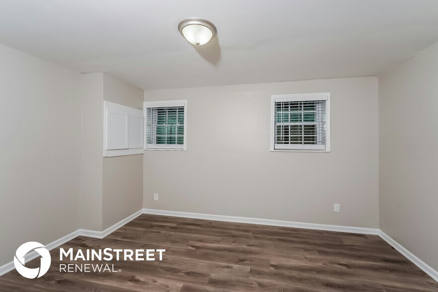 Building Photo - 6820 Briarwood Dr