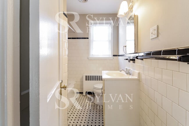 Building Photo - Find Your Oasis in Baltimore's Bustling Heart
