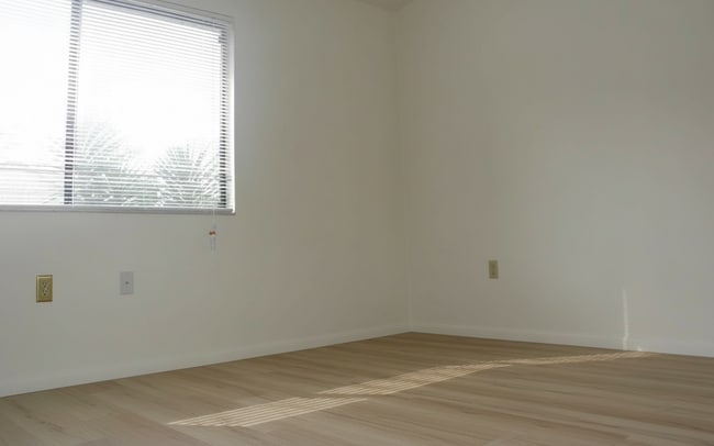 Building Photo - 2125 SW 39th Way