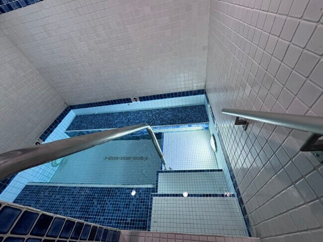 Building Photo - 576 N Bellflower Blvd