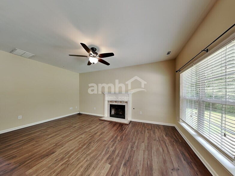 Building Photo - 405 Bedstraw Ct