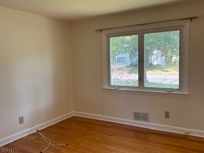 Building Photo - 934 Leland Ave