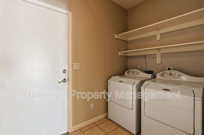 Building Photo - 4566 W Shannon St