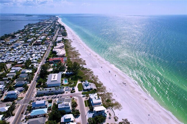 Building Photo - 304 29th St