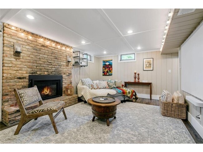 Building Photo - 1620 Winnetka Ave N