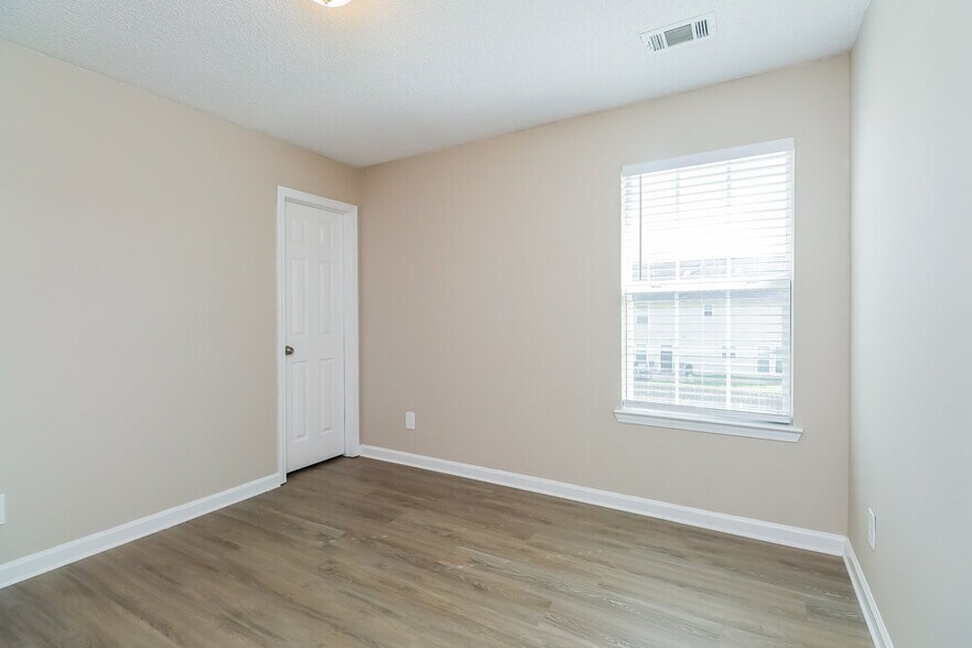 Building Photo - 195 Ridge Pointe Dr