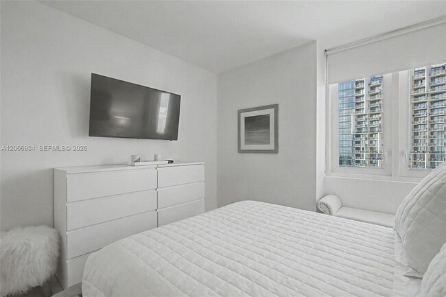 Building Photo - 2301 Collins Ave