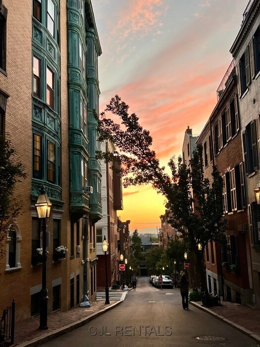 Building Photo - 101 Myrtle St