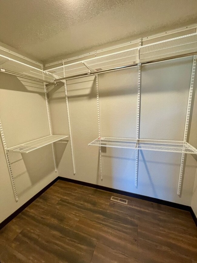 Building Photo - * GAME-CHANGING-MOVE-IN-SPECIAL * 4 Bedroom, 3 Bathroom with Office for Rent