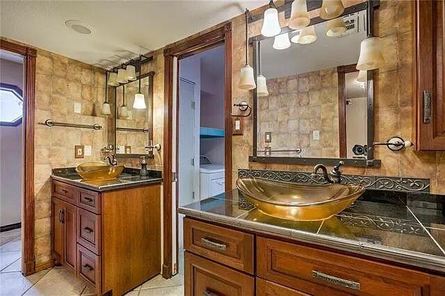 Building Photo - 7801 Coldstream Dr