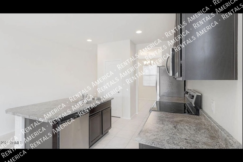 Building Photo - 4189 S 243rd Dr