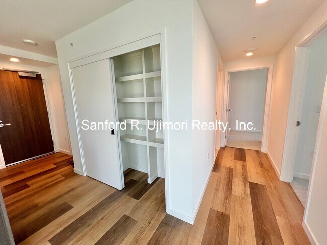 Building Photo - lion4301