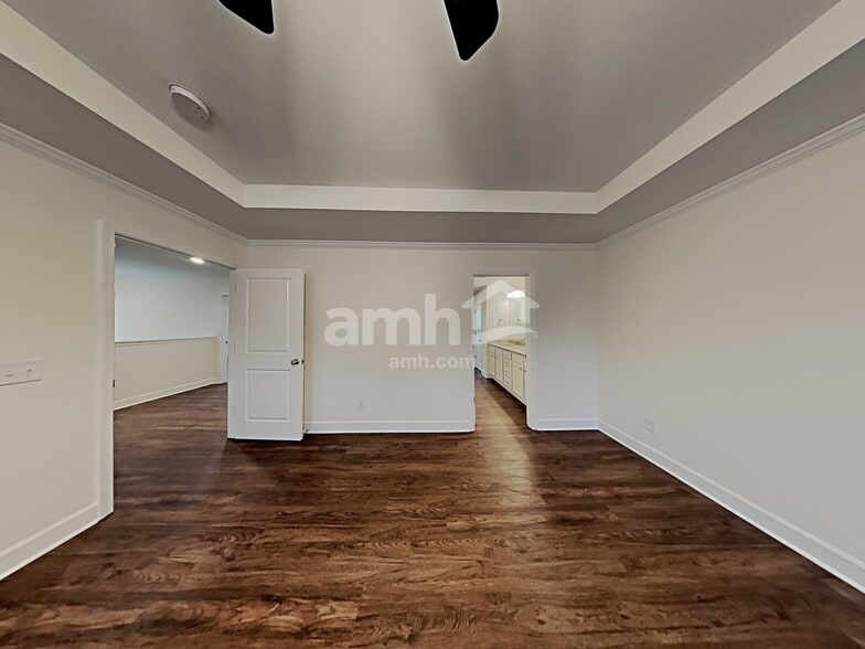 Building Photo - 2919 Throneberry Ln