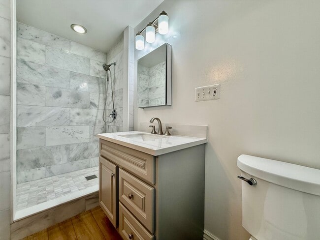 Building Photo - 676 Canyon Dr