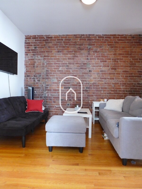 Building Photo - 15 Shepherd Ave