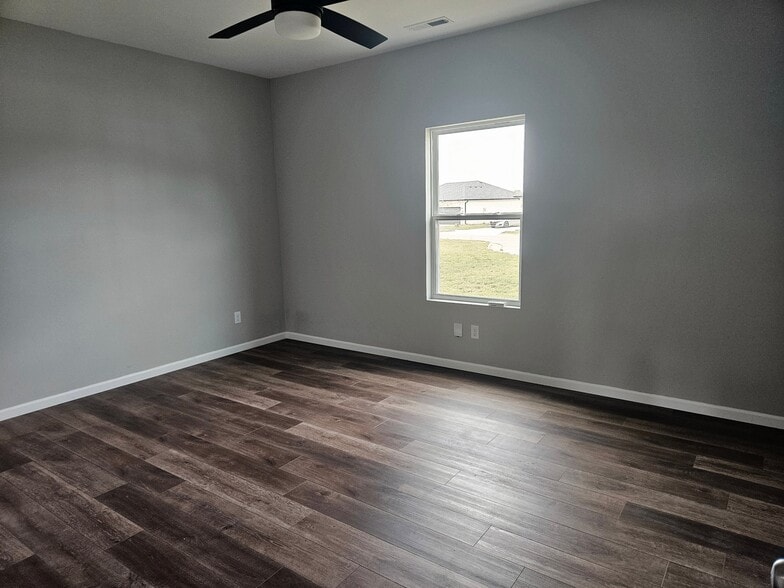 Building Photo - 928 Dishman Cir