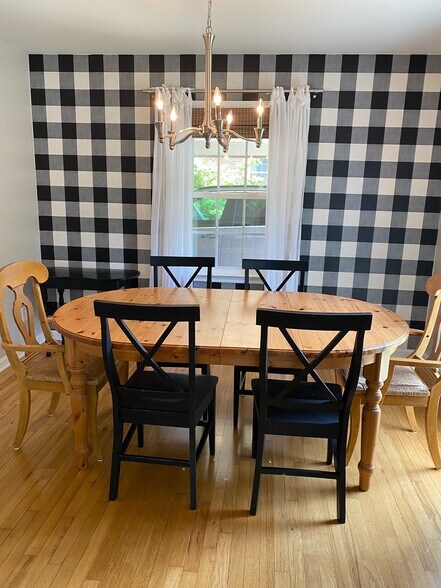 Building Photo - 1160 Saratoga Rd