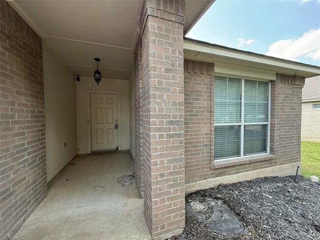 Building Photo - 905 Remington Dr