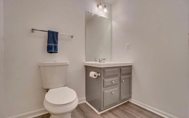 Building Photo - 16965 Monmouth Ct