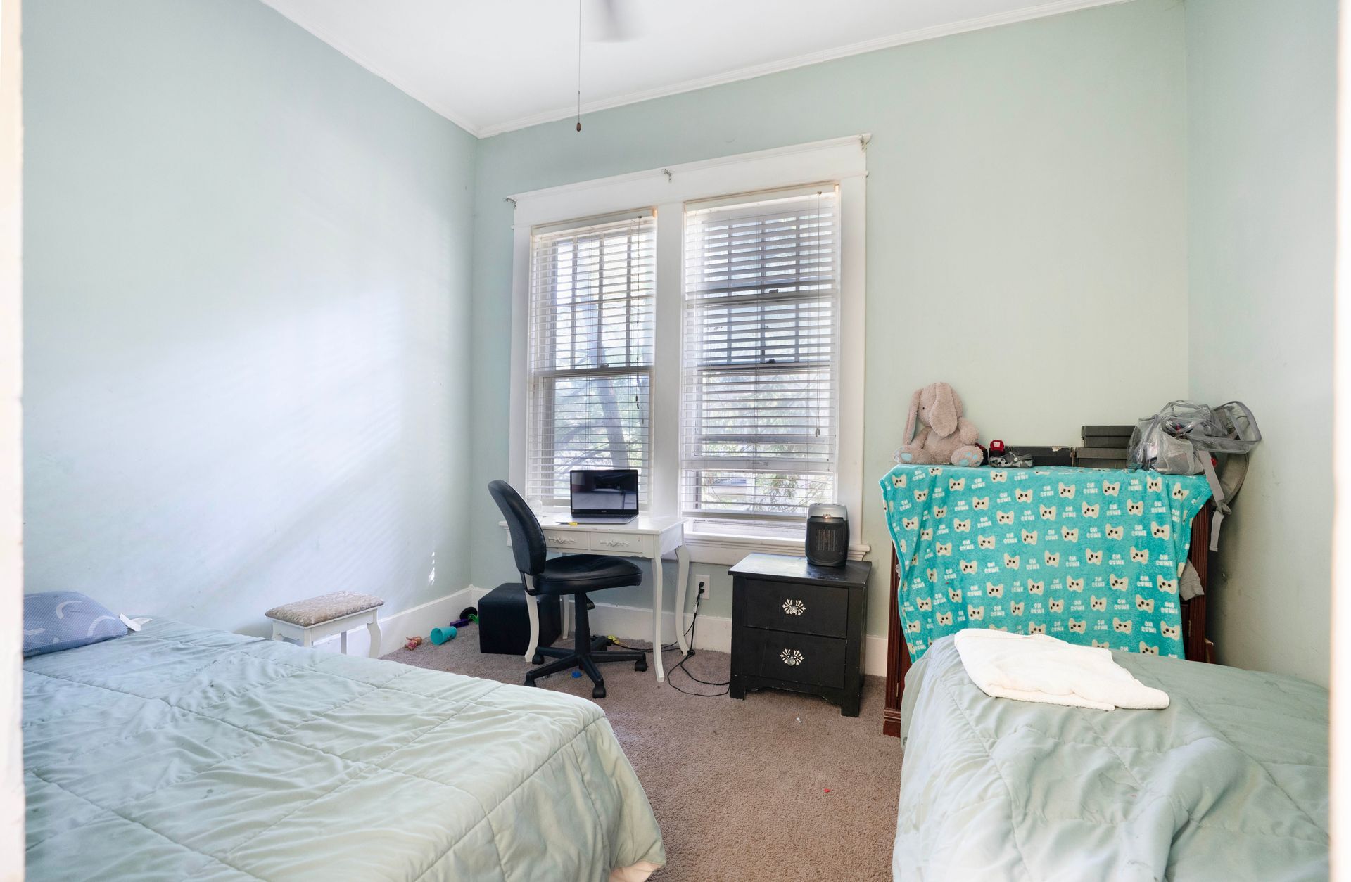 Building Photo - Charming Historic 2BR Apartment with Garag...