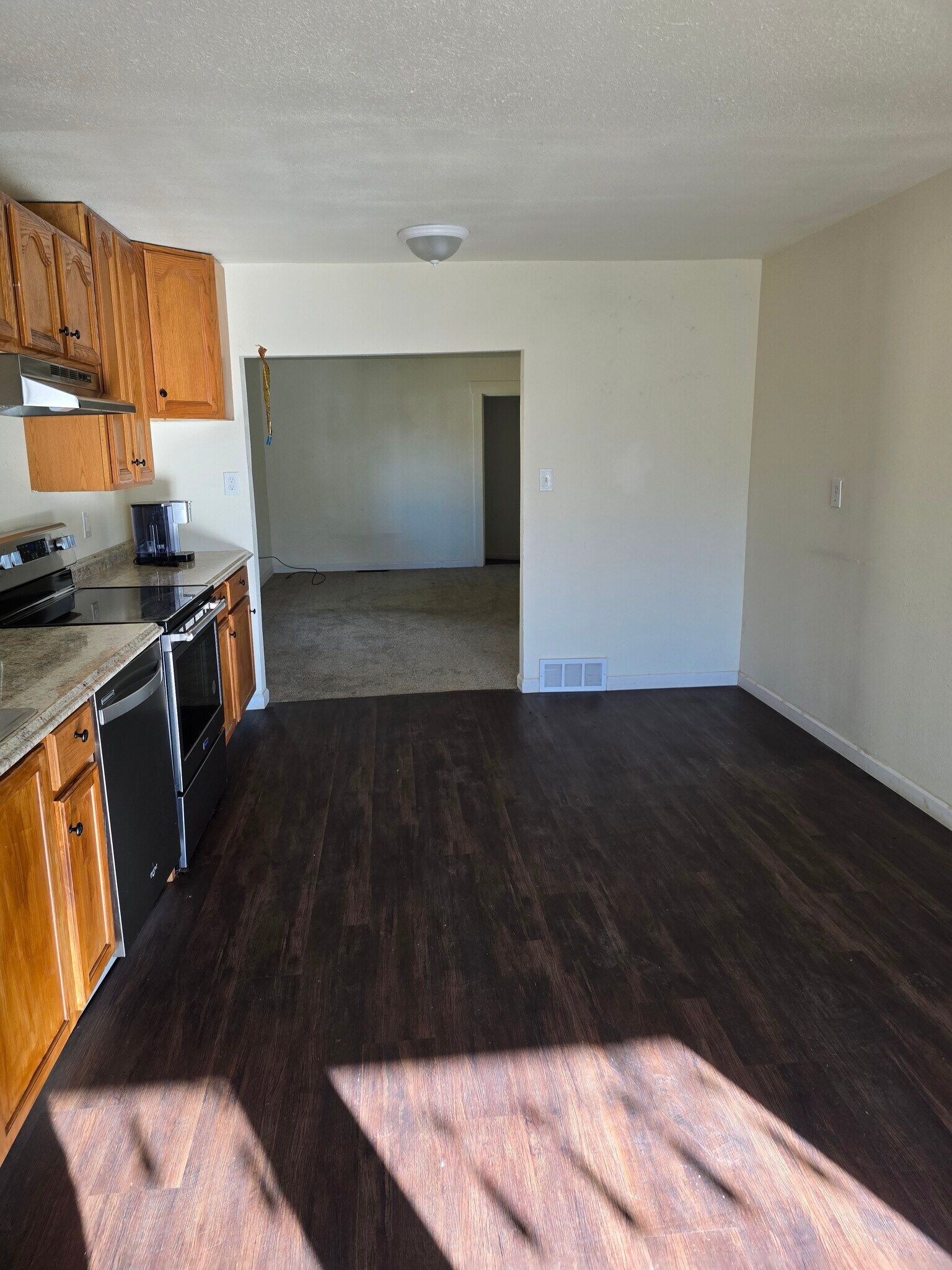 Building Photo - 303 S 2nd St