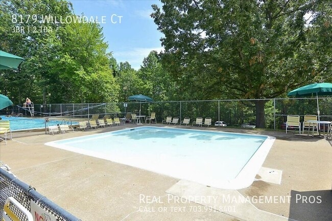 Building Photo - 8179 Willowdale Ct