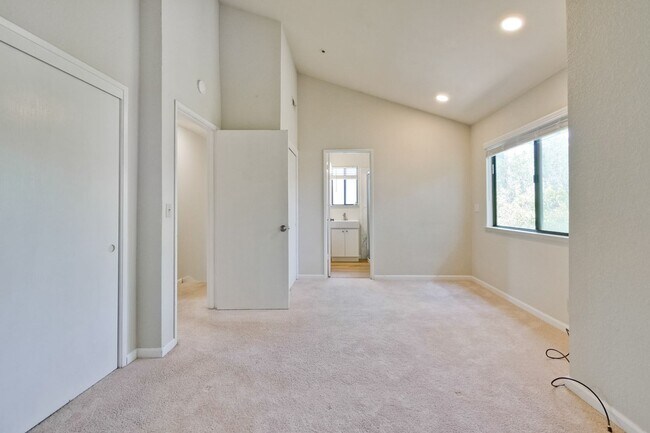 Building Photo - Avaiable Now! Condo Near Cupertino High | ...