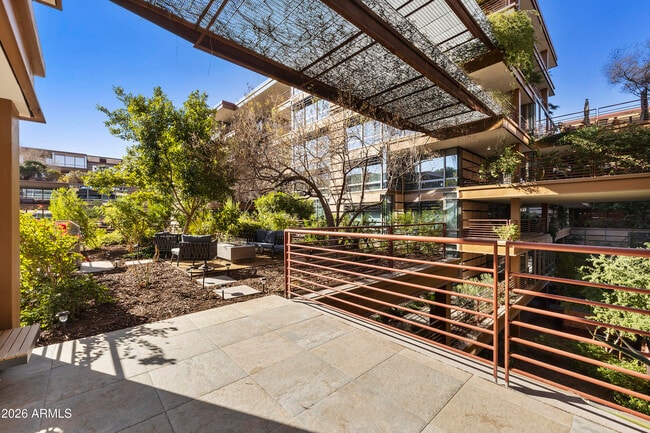 Building Photo - 7161 E Rancho Vista Dr