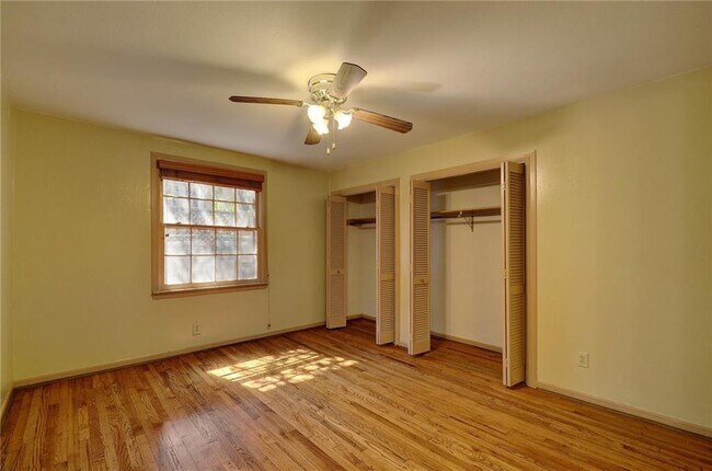 Building Photo - 908 E 32nd St