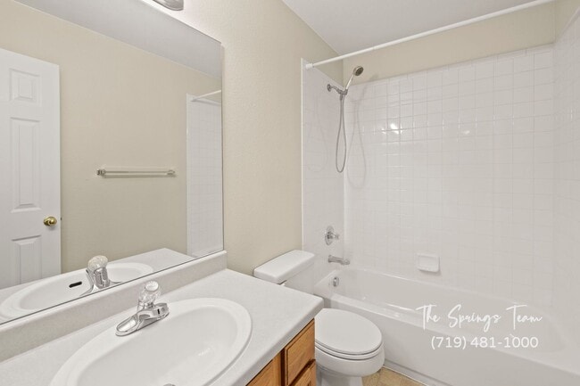 Building Photo - CHARMING 3BD/2BA CONDO featuring FRESH UPDATES - Security Deposit Waiver Available