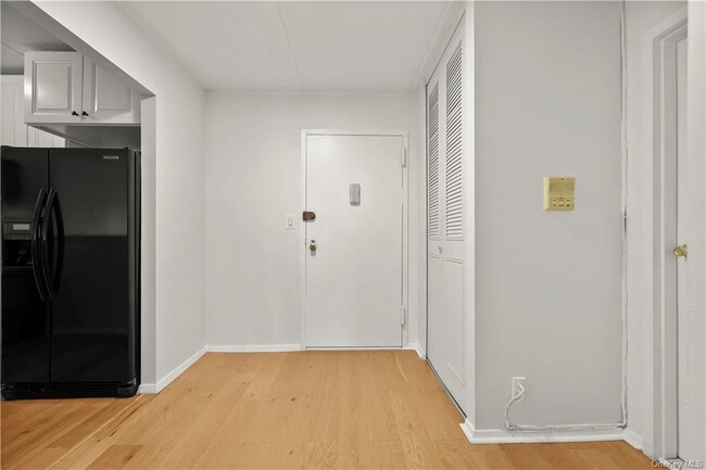 Building Photo - 470 Halstead Ave