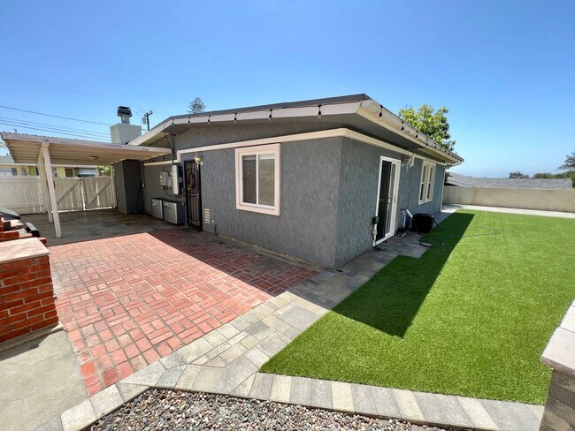 Building Photo - Delightful 3BD/2BA Home with Fruit & Veggie Garden, Back Patio, Solar & In-Unit Laundry