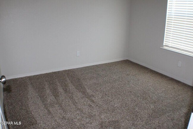 Building Photo - 7425 Norte Mesa Ln
