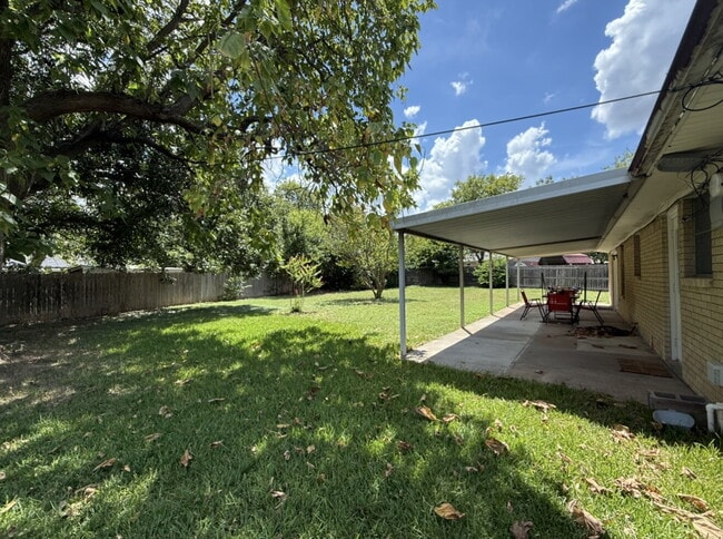Building Photo - Where Classic Charm Meets Modern Comfort in Midway ISD
