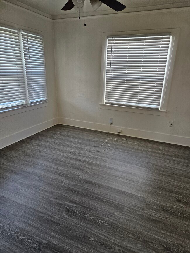 Building Photo - 606 F St