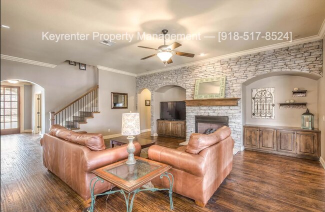 Building Photo - 5 Bed 4 Bath Rental Home Bixby