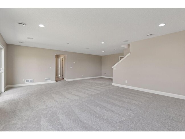 Building Photo - 16588 E Lake Dr