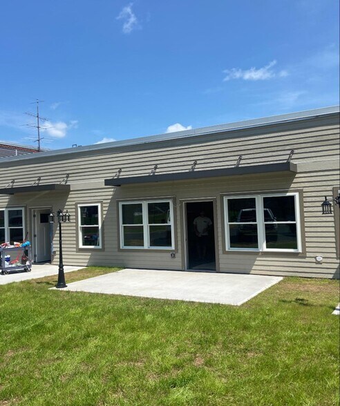 Building Photo - 127 Lake St