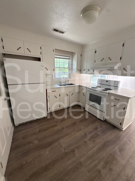 Building Photo - 503 Berkeley Dr