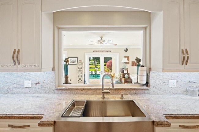 Building Photo - 10740 SW 74th Ct