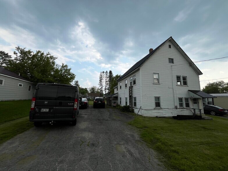 Primary Photo - 27 Exeter Rd
